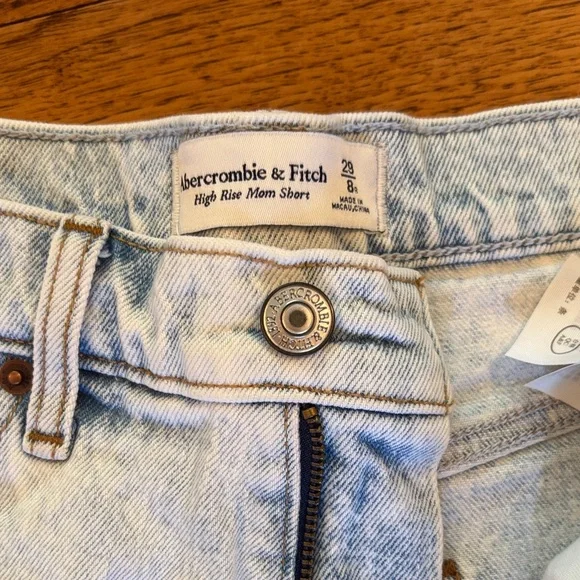 Light Wash Distressed Denim Women’s Shorts - Picture 4 of 5